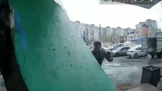 Concrete wall collapses at Ufa residential building entrance!