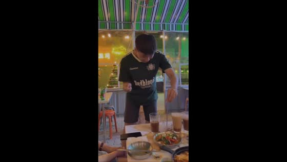 Drink-making trick ends in disaster at Ho Chi Minh restaurant