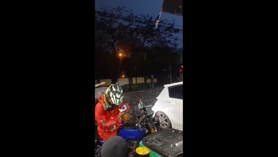 Massive hailstones pelt streets during severe storm in Asunción, Paraguay