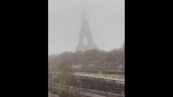 Snowfall captured in Paris