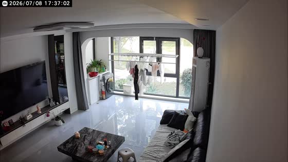 Washing machine shakes across room during spin cycle in Shandong, China