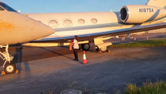 Activists cut fence at Stansted Airfield demanding fossil fuel treaty