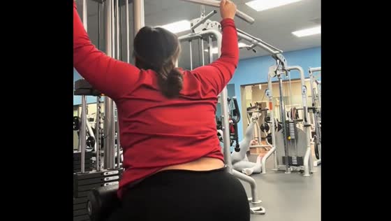 Lady falls during gym workout in Las Cruces, New Mexico