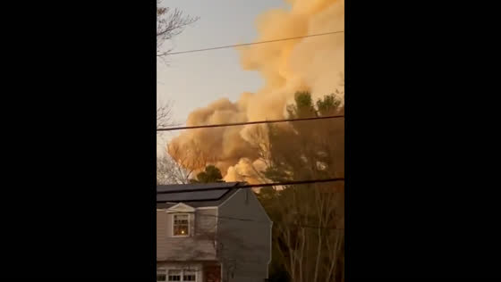 Title: Enormous smoke from forest fire visible in Marlton Lakes, NJ