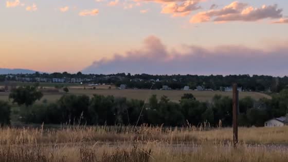Alexander Mountain fire captured from Louisville, Colorado