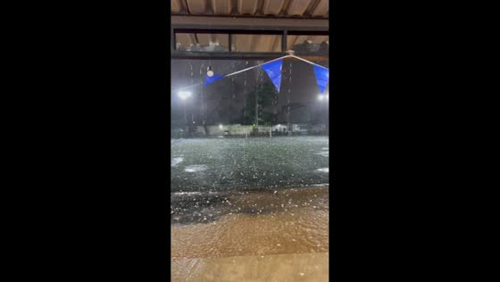 Massive hailstorm interrupts soccer match in Fernando de la Mora, Paraguay