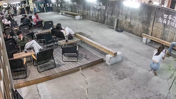 Man blocks flying crate during sudden gust of wind in Guangdong, China