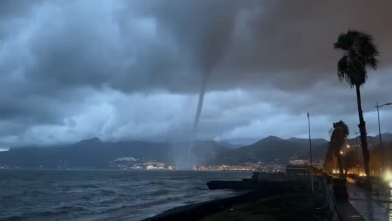 Waterspout sighted off Salerno coast: video captures spectacular phenomenon