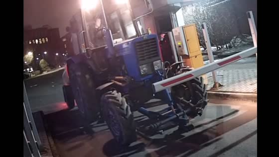 Man detained for allegedly stealing Belarus tractor in Moscow