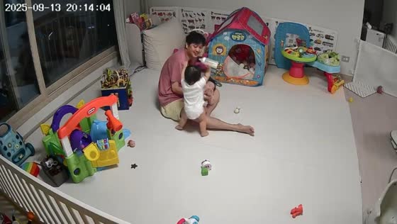Baby throws bottle at twin brother in Seoul, South Korea