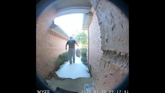 Man slips and falls on icy pathway while leaving home in Greenville, Texas, USA
