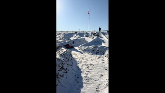 Snow tubing mishap throws rider off tube in Hebei, China