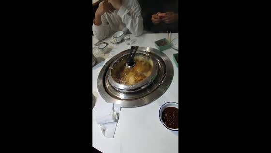 Pot lid pops off during cooking in Neimenggu, China
