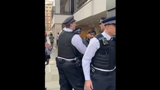 Police arrest protester for racial abuse outside Pakistan High Commission