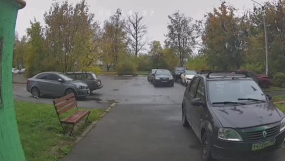 Driverless car rolls over pensioner in Voskresensk, Moscow