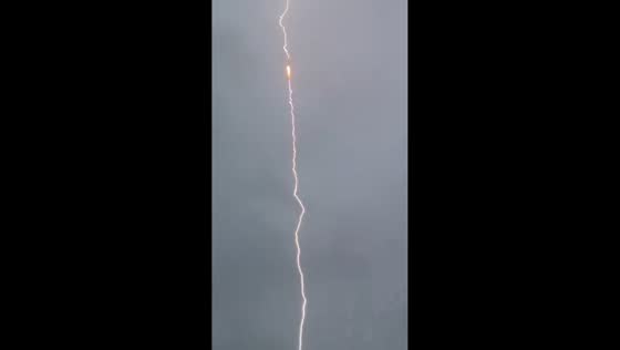 Lightning strikes Chinese rocket moments after liftoff in Sichuan, China