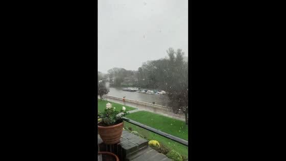 Heavy snowfall blankets Twickenham, London, UK