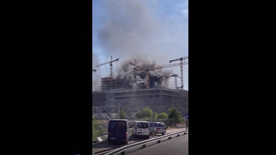 Massive fire and explosions engulf Hamburg's HafenCity construction site