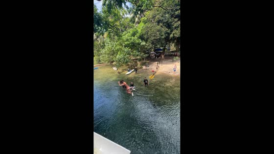 Zipline ride takes an unexpected turn in Aklan, Philippines