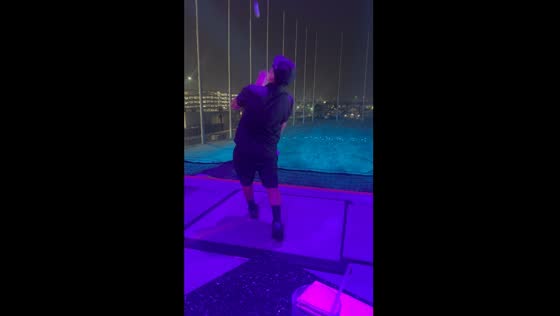 Golf ball hits player on the head in Las Vegas
