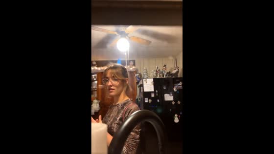Twin gives unexpected casual reaction to surprise visit in Randlett, Oklahoma