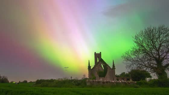 G5 aurora borealis time-lapse: Ballynafagh Church, Kildare