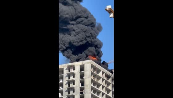 Fire breaks out on top floor of Moscow high-rise under construction
