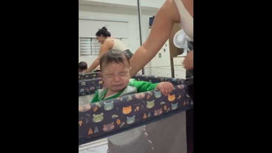 Baby refuses crib and cries for cuddles in São Paulo, Brazil