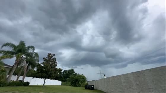 Timelapse shows dark clouds forming ahead of storm in Clermont, Florida, USA