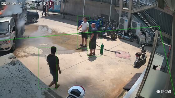 Man puts out fire on parked truck using small hose in Hebei, China