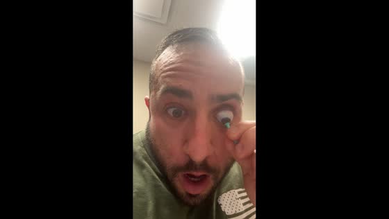 Man struggles to remove stuck contact lens in Austin, Texas, USA