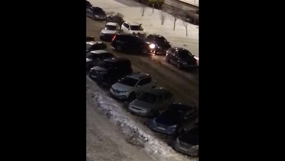 A reckless driver rams cars in order to escape from police in Russia