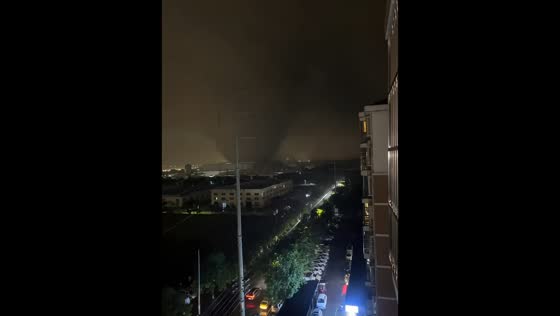 Massive wedge tornado tears through Huanggang, Hubei, China