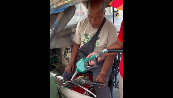 Man surprised with full tank of fuel instead of ₱100 in Victoria, Laguna, Philippines